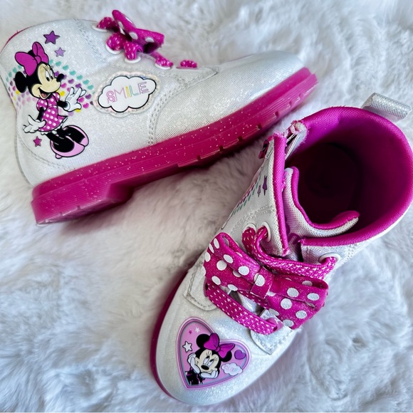 Disney Minnie, girl’s boots size 10 in excellent condition - Picture 7 of 9